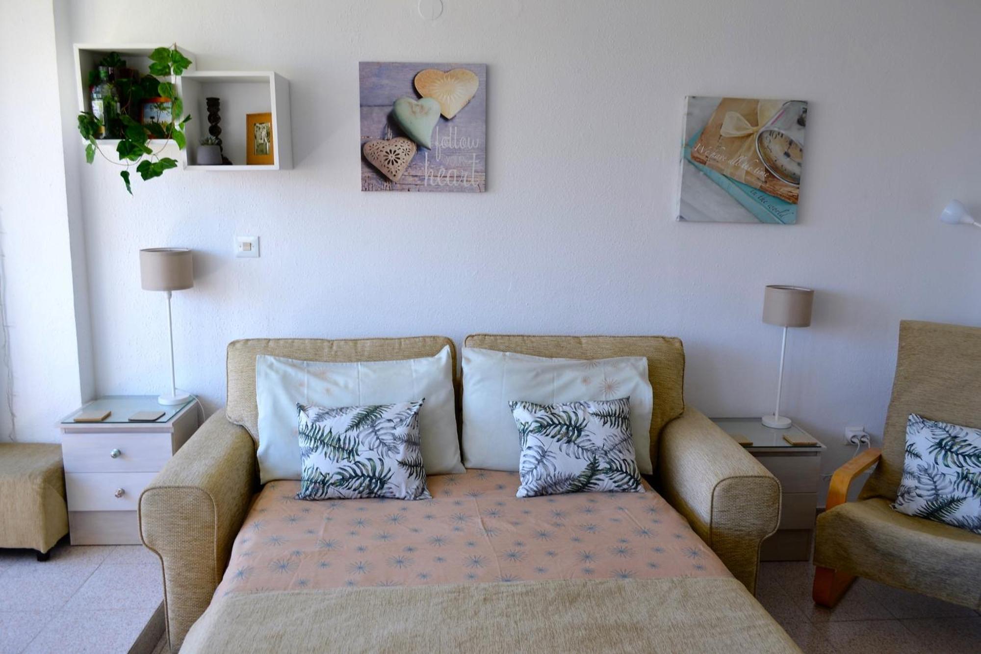 Spacious 1 Bedroom Apartment, Beach Front, Torrox Costa 외부 사진