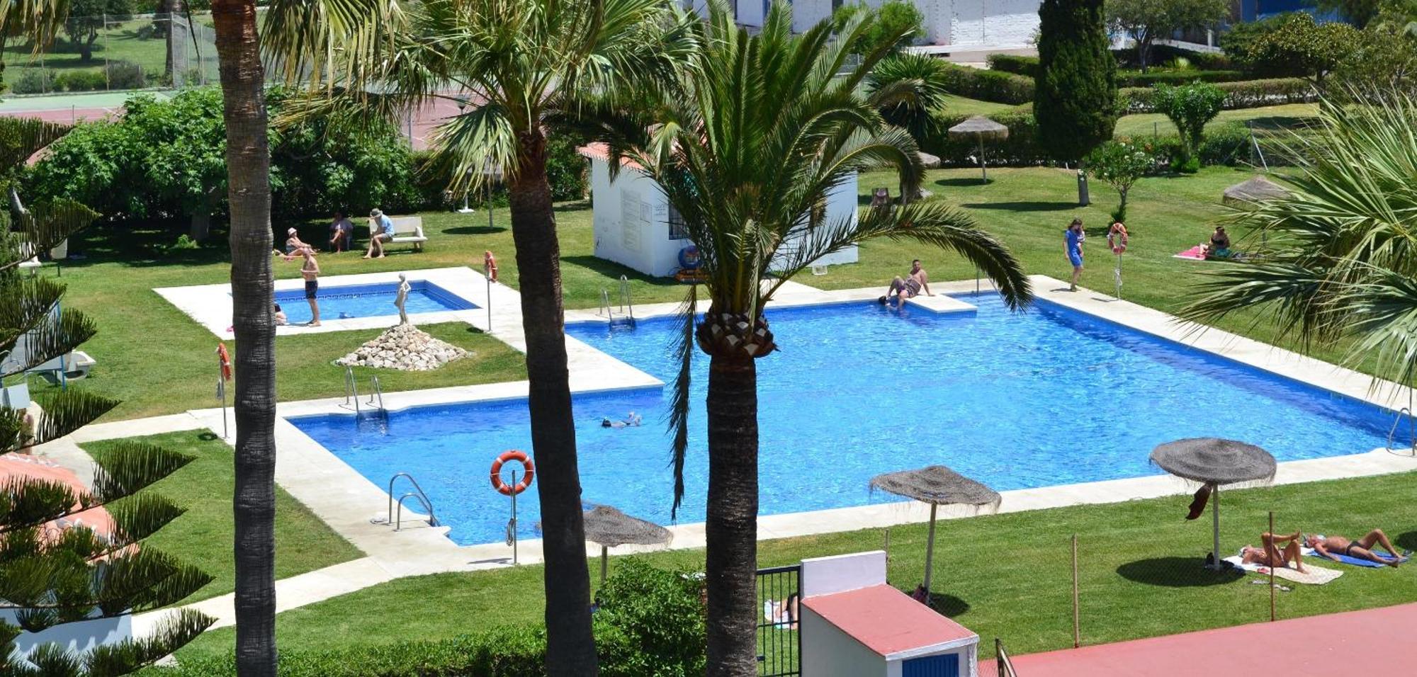 Spacious 1 Bedroom Apartment, Beach Front, Torrox Costa 외부 사진