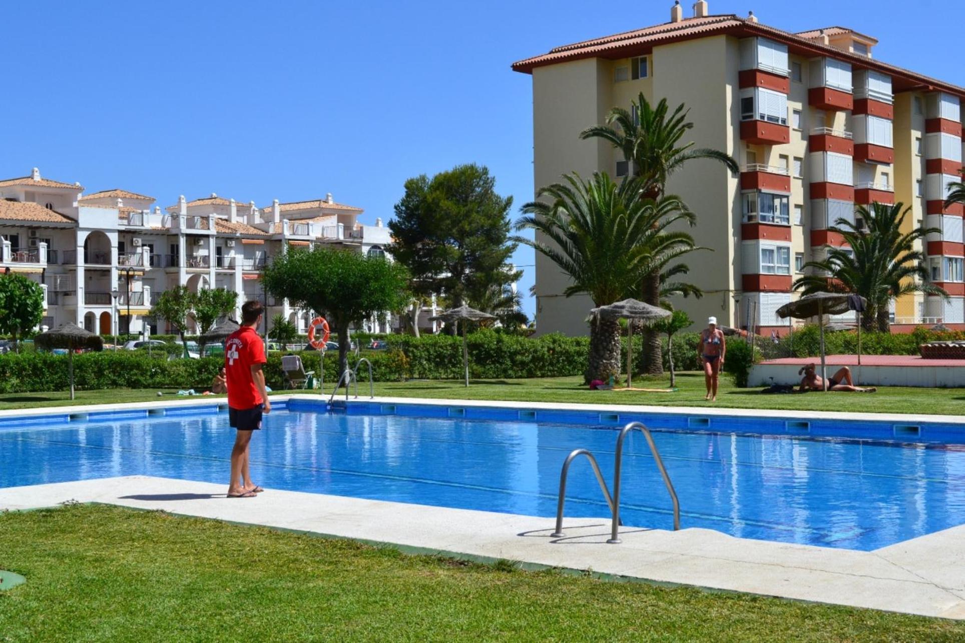 Spacious 1 Bedroom Apartment, Beach Front, Torrox Costa 외부 사진