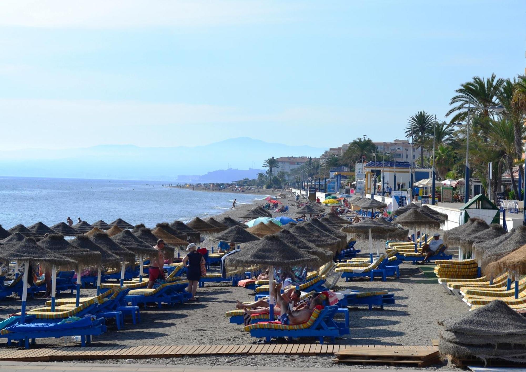 Spacious 1 Bedroom Apartment, Beach Front, Torrox Costa 외부 사진