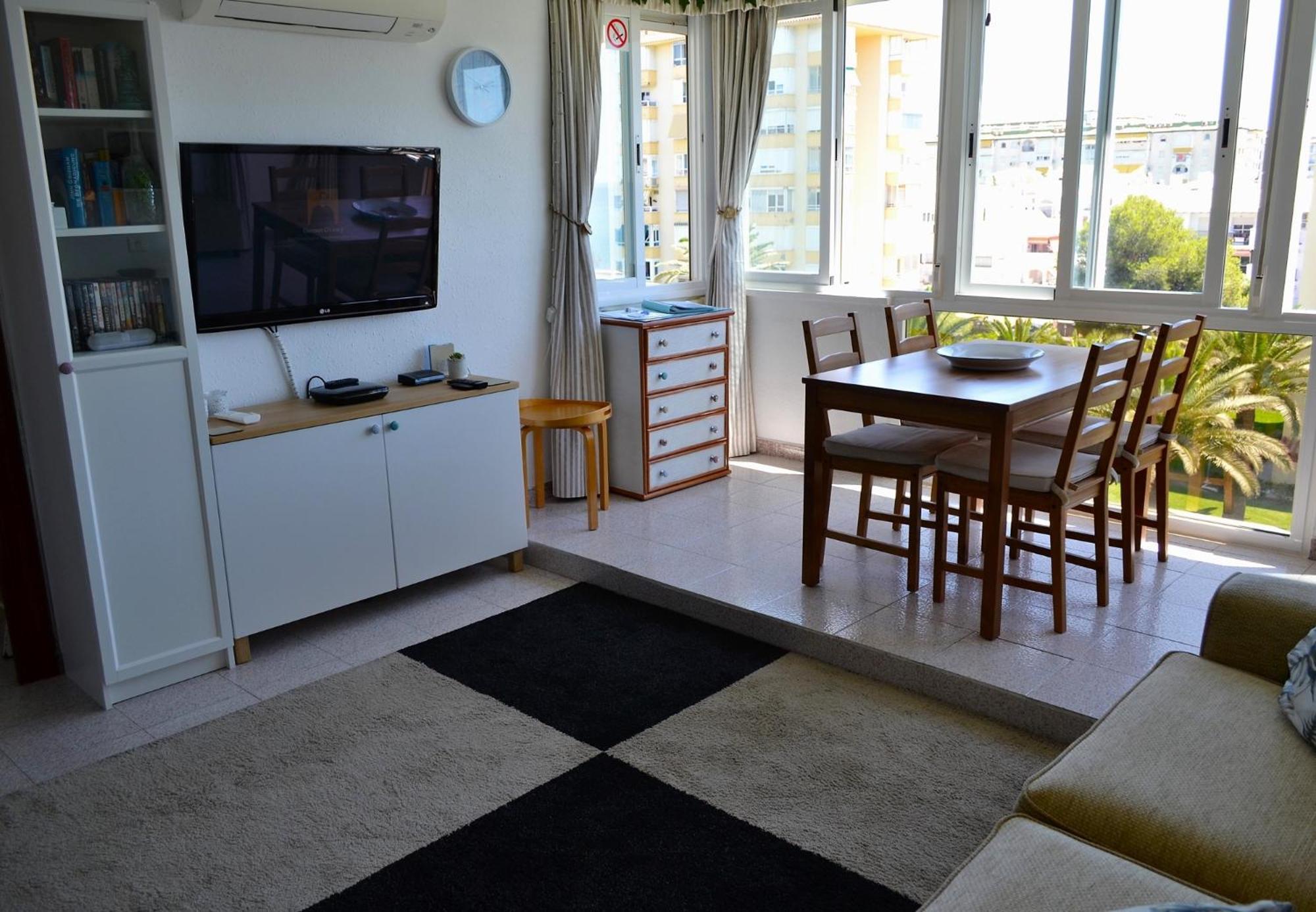Spacious 1 Bedroom Apartment, Beach Front, Torrox Costa 외부 사진