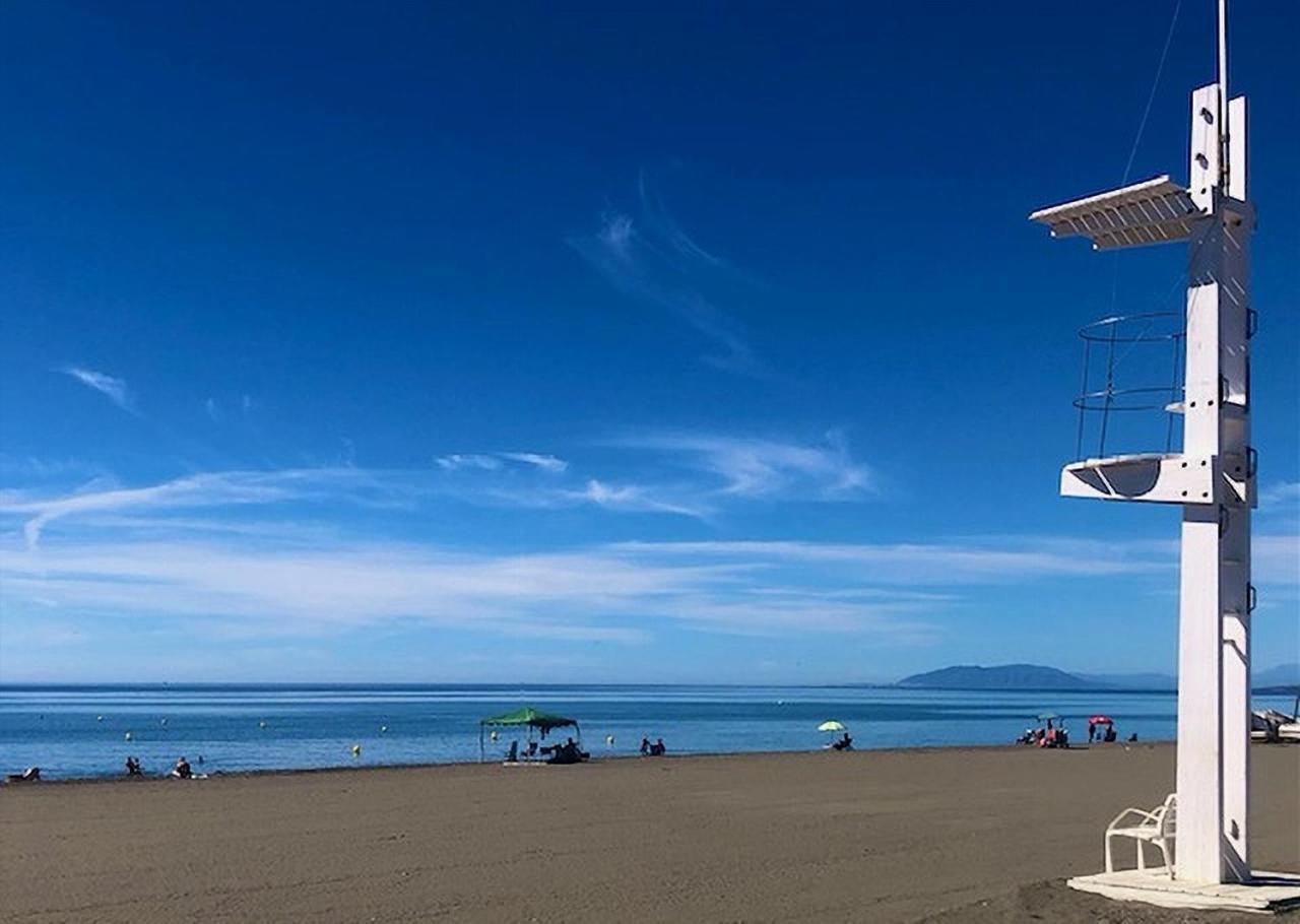 Spacious 1 Bedroom Apartment, Beach Front, Torrox Costa 외부 사진
