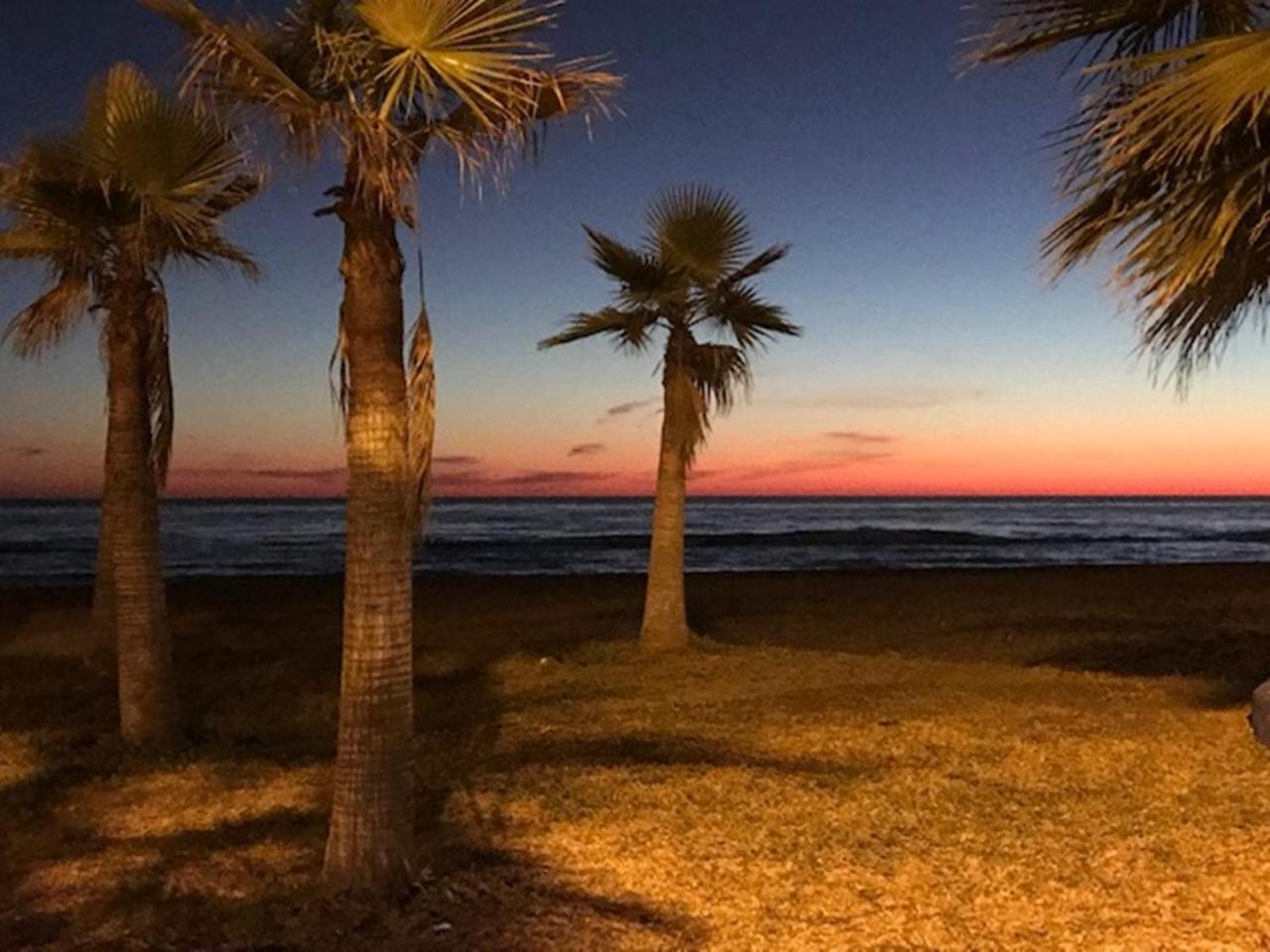 Spacious 1 Bedroom Apartment, Beach Front, Torrox Costa 외부 사진