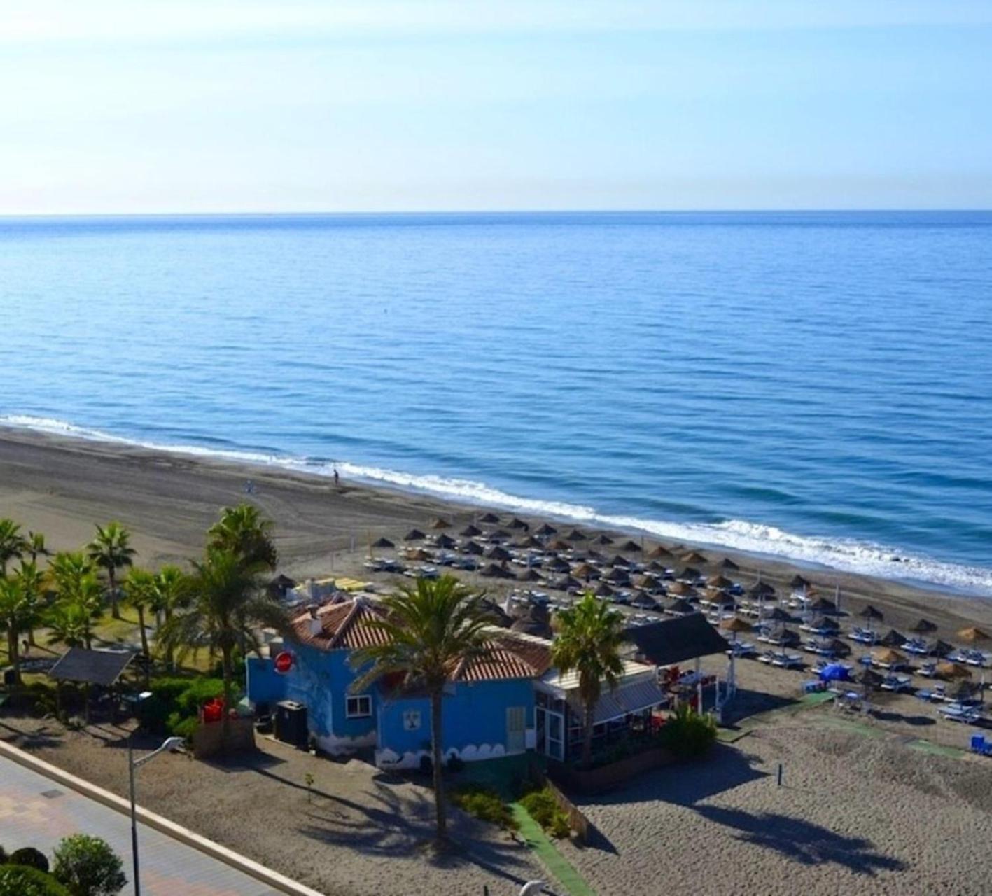 Spacious 1 Bedroom Apartment, Beach Front, Torrox Costa 외부 사진