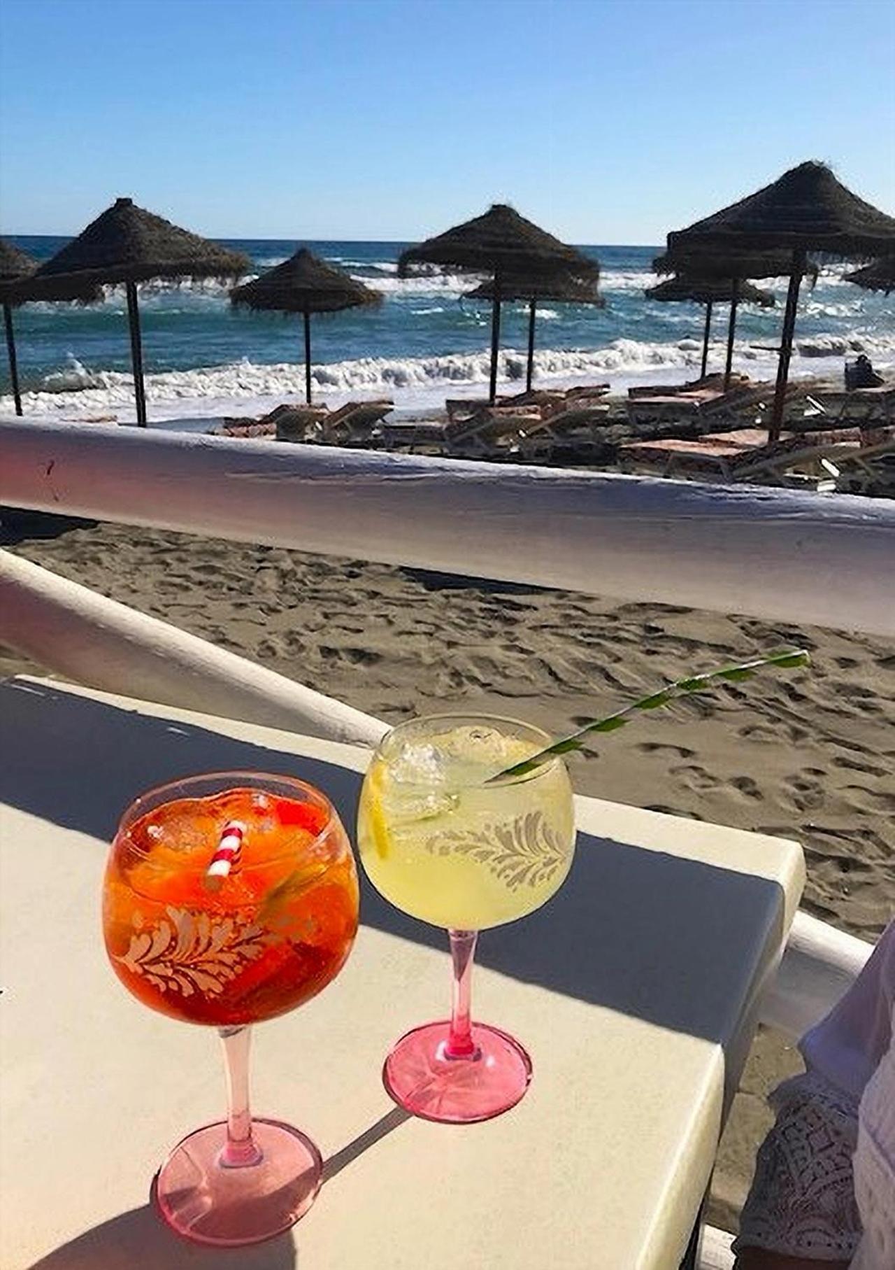 Spacious 1 Bedroom Apartment, Beach Front, Torrox Costa 외부 사진
